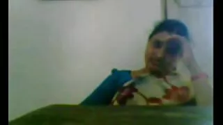 Anna Delos fode sua buceta com os dedos. filme pornô da brasileirinha 2018