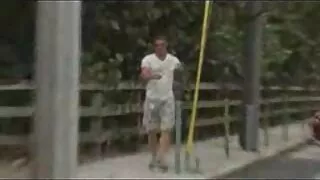 A o filme pornô das brasileirinhas rapariga faz uma massagem à rapariga.