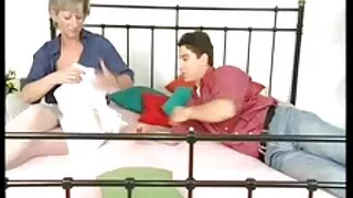 Uma rapariga de Praga vídeo pornô das brasileirinhas convence o marido a foder.