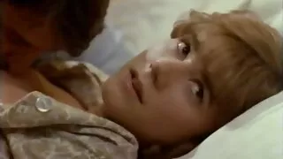 Três vídeo das brasileirinhas pornô lésbicas e um tipo.