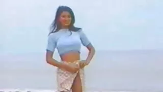 Namoradas enfrentam as vaginas uma da outra. quero ver filme pornô com as brasileirinhas