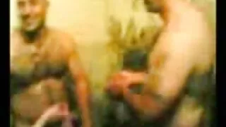 Loira brasileirinha fazendo filme pornô e morena tentam Dupla penetração com Negros.