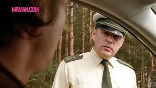 Ele dá uma vídeo da brasileirinha pornô massagem a uma mulher Checa e druch