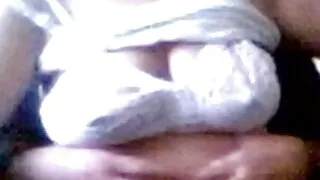Narciso menina dá boquete chique para namorado. vídeo pornô com brasileirinhas