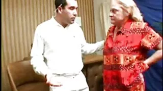 A garota fode com um vídeo pornô vídeo pornô brasileirinha homem gordo após a reunião.