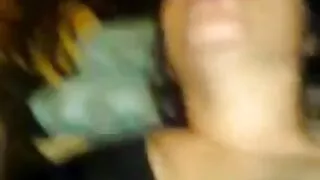 O amante olha para a loira videos porno brasileirinhas novinhas no cu, desfrutando de um buraco apertado.