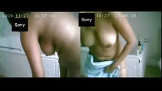 Ele dá videos pornos as brasileirinhas um boquete e lambe suas bolas aqui está o mamilo.