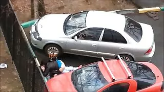 Russo menina paga com sexo. Fodido vídeo pornô com as brasileirinhas por um trabalhador.
