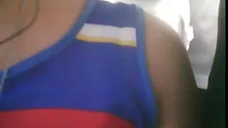Um grande galo de um buraco no vídeos pornográficos as brasileirinhas banheiro precisa ser sugado.