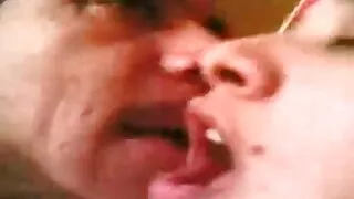 Mick Blue deu uma olhada no quarto e participou de vídeos pornográficos das brasileirinhas um trio.