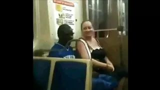 Ver quero assistir filme pornô das brasileirinha um homem a masturbar-se.