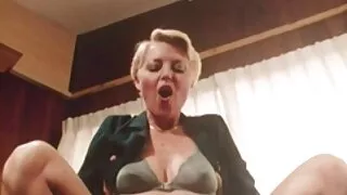 A beleza diligentemente sexo gratis brasileirinha empurra o pau. Ele quer comer esperma.